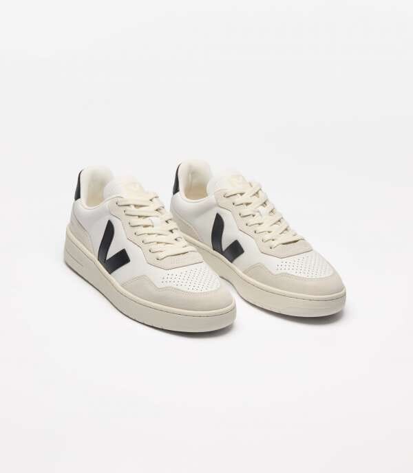 Veja V-90 Leather Sneakers Low Veja