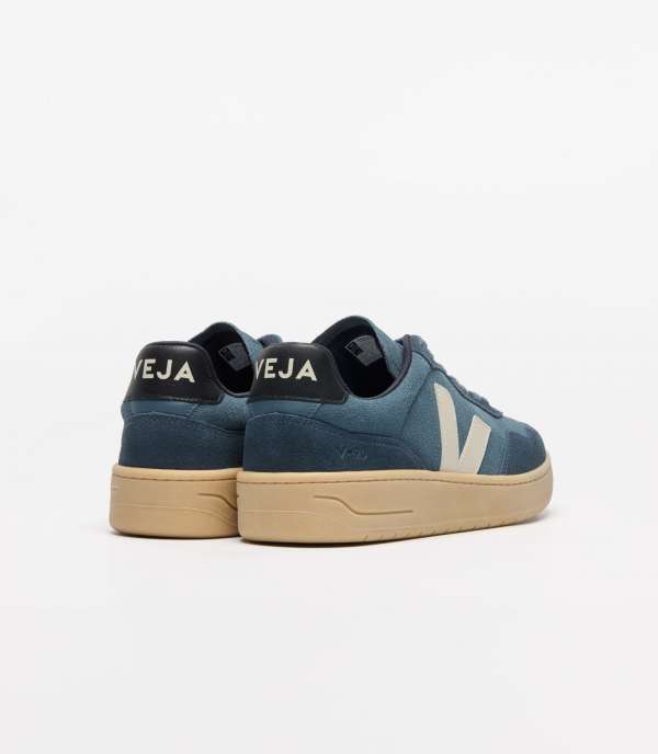 Veja V-90 Leather