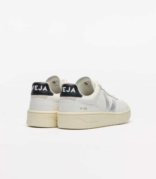 Veja V-90 Leather Sneakers Low Veja 